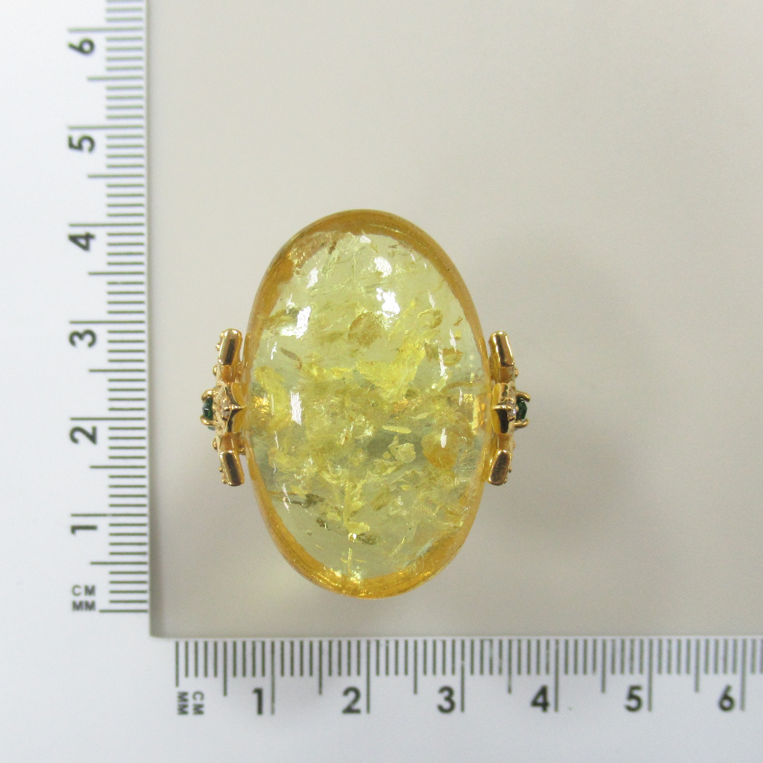 Серебряное кольцо с янтарем
